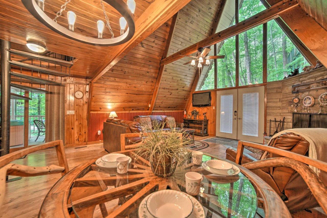 A-frame With Deck And Private Hot Tub Gatlinburg