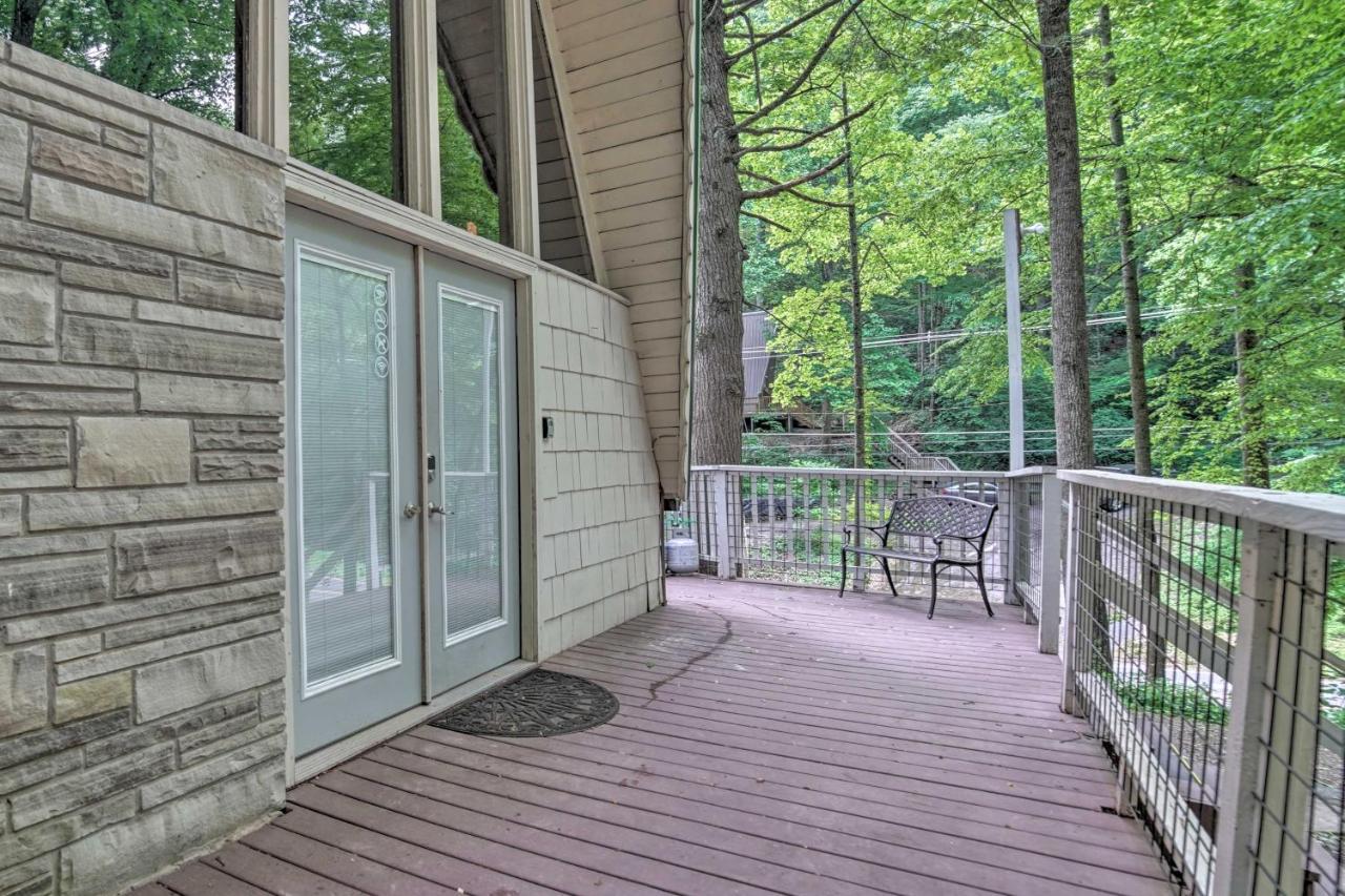 A-frame With Deck And Private Hot Tub Gatlinburg