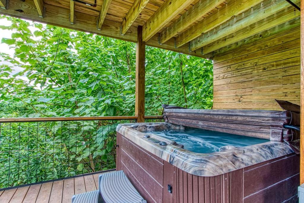 Holiday home Appalachian Lookout-hot Tub, 1089 Of Free Attraction Tickets For Each Paid Day, Dollywood And More! Gatlinburg