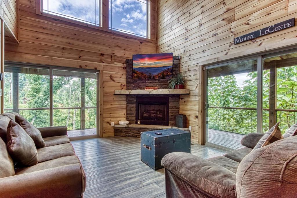 Appalachian Lookout-hot Tub, 1089 Of Free Attraction Tickets For Each Paid Day, Dollywood And More! Holiday home