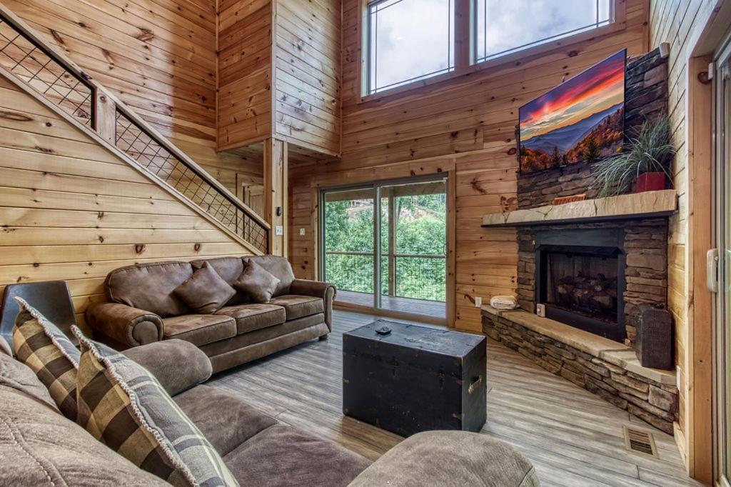 Appalachian Lookout-hot Tub, 1089 Of Free Attraction Tickets For Each Paid Day, Dollywood And More! Holiday home Gatlinburg