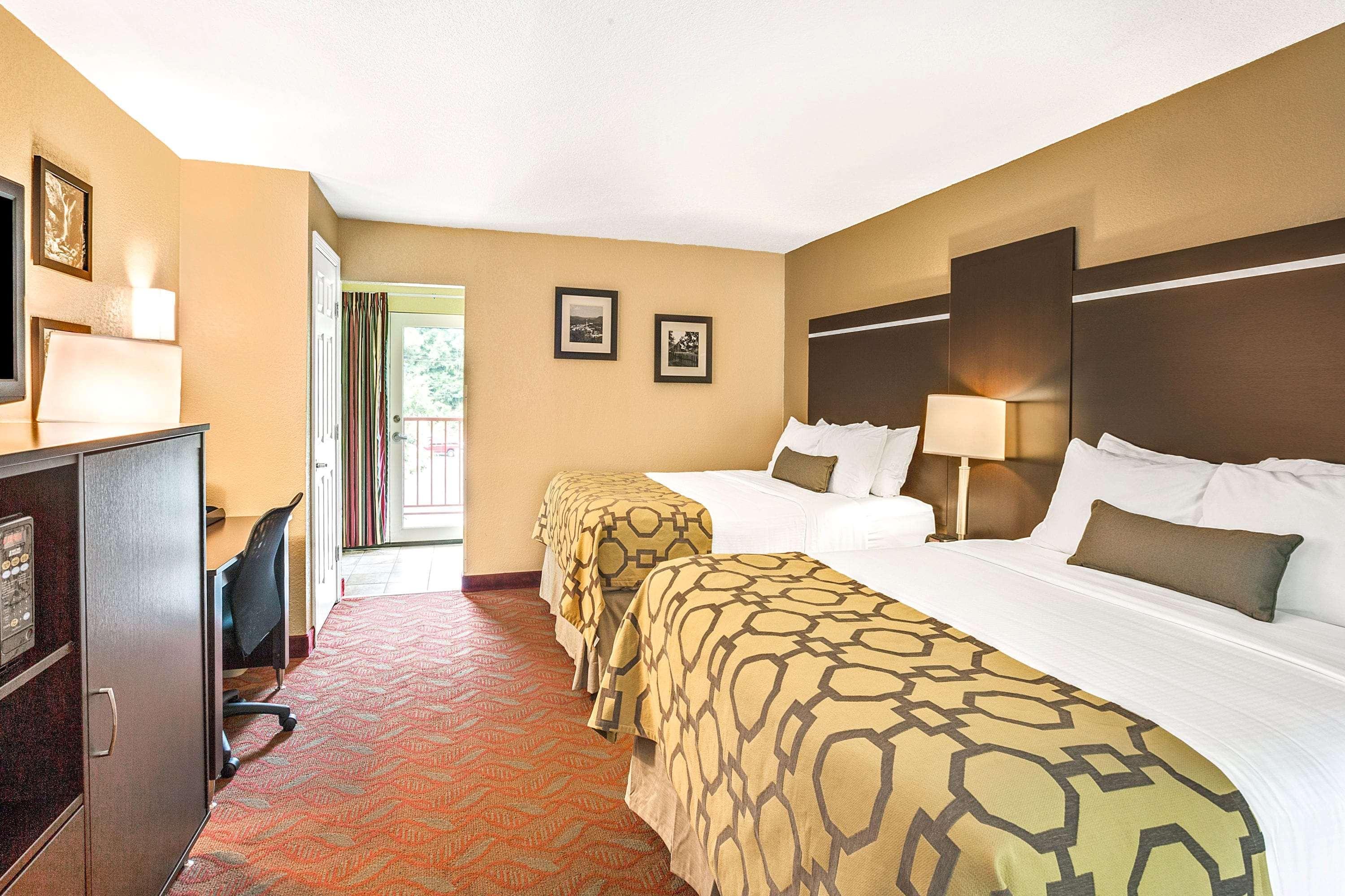 Hotel Baymont By Wyndham On The River Gatlinburg