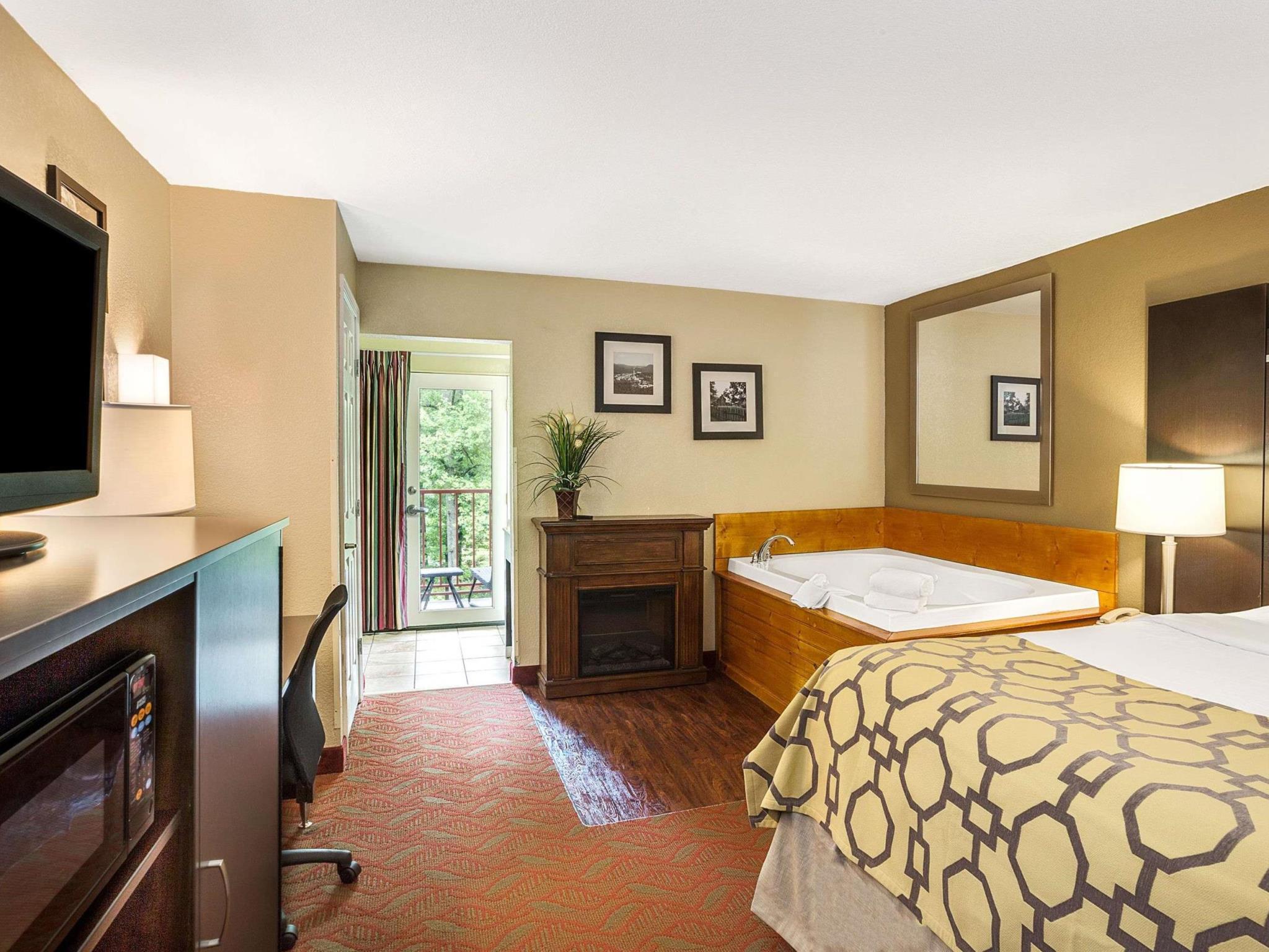 Baymont By Wyndham On The River Hotel 2*
