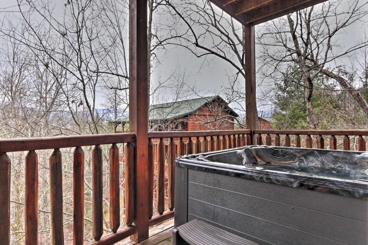 Holiday home With Pool Access About 3 Mi To Downtown Gatlinburg