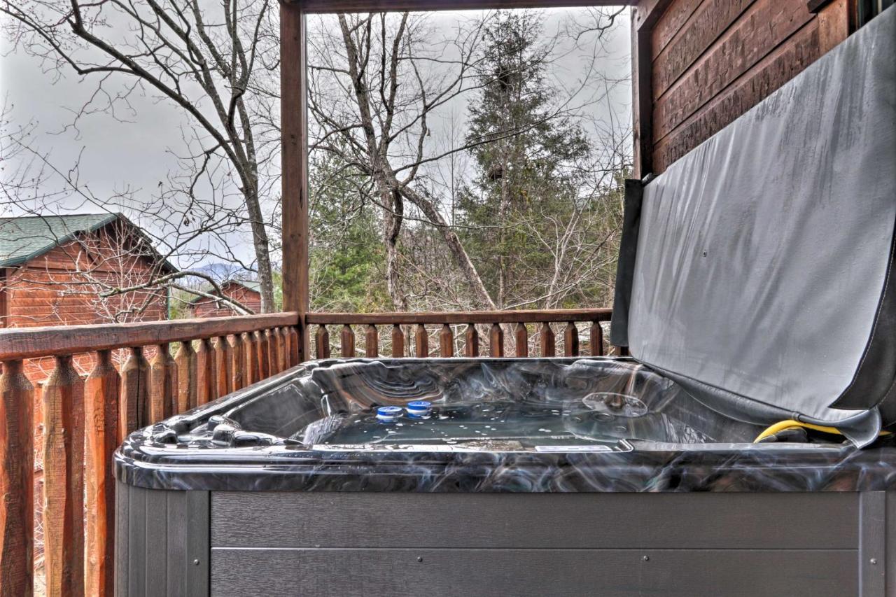 With Pool Access About 3 Mi To Downtown Holiday home
