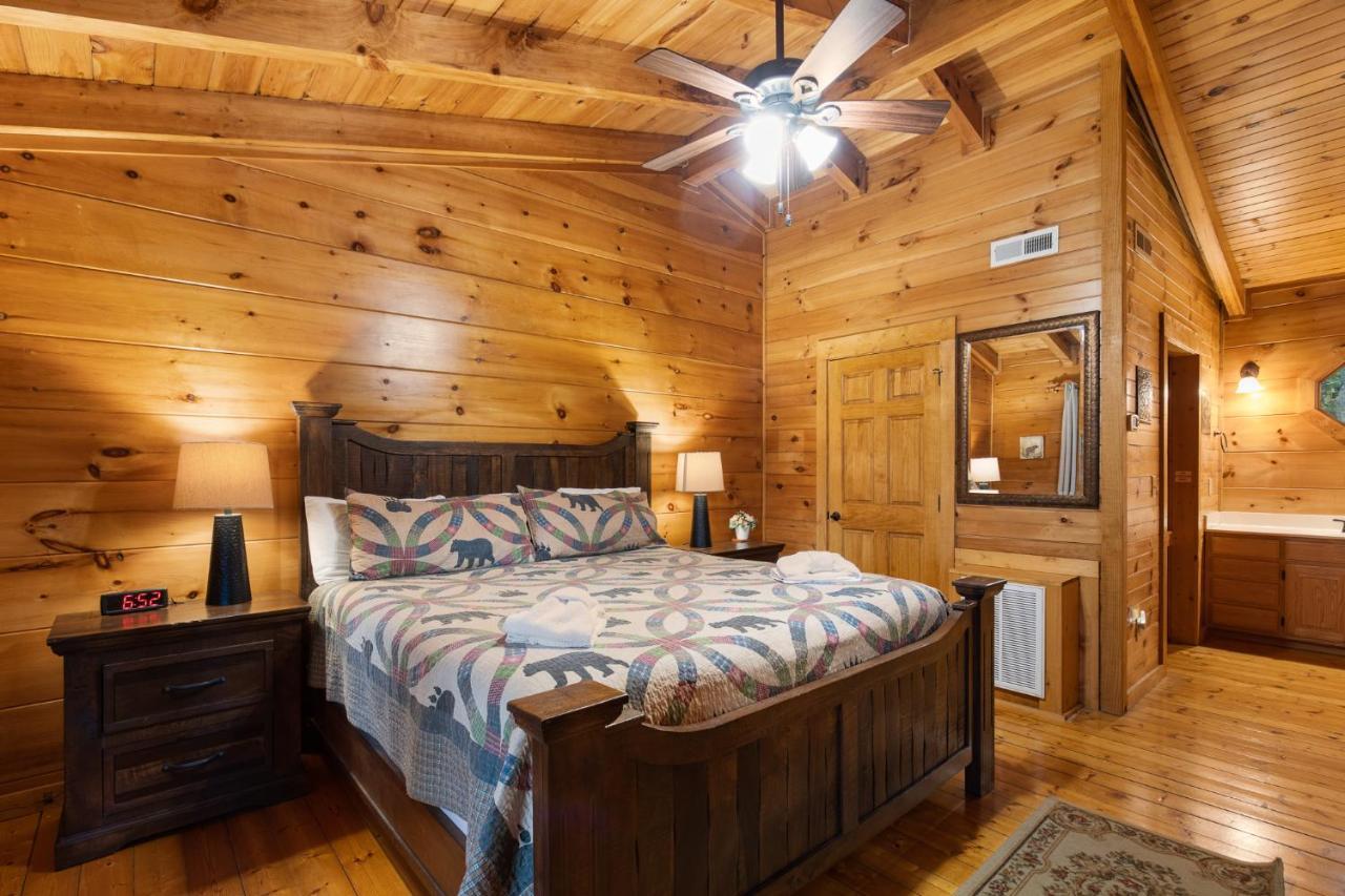 Cozy Bear Gatlinburg