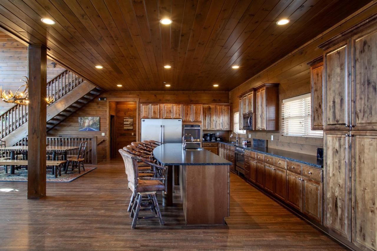 Holiday home Majestic Overlook Hot Tub Theater Pool Table