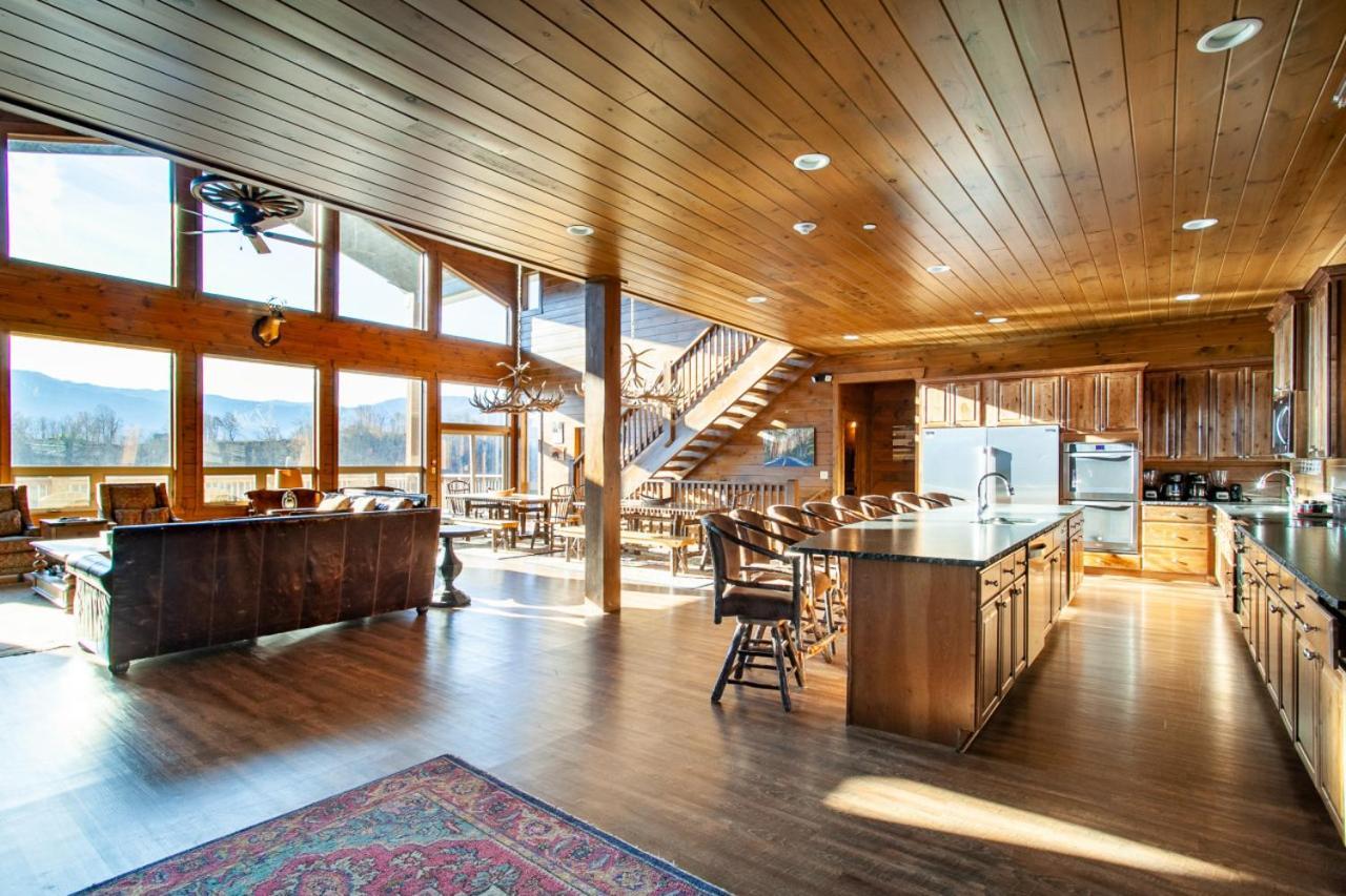 Majestic Overlook Hot Tub Theater Pool Table