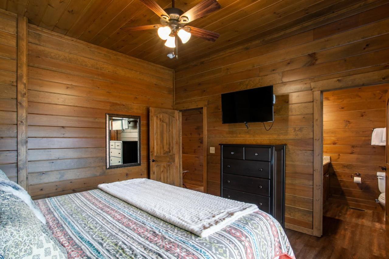 Majestic Overlook Hot Tub Theater Pool Table