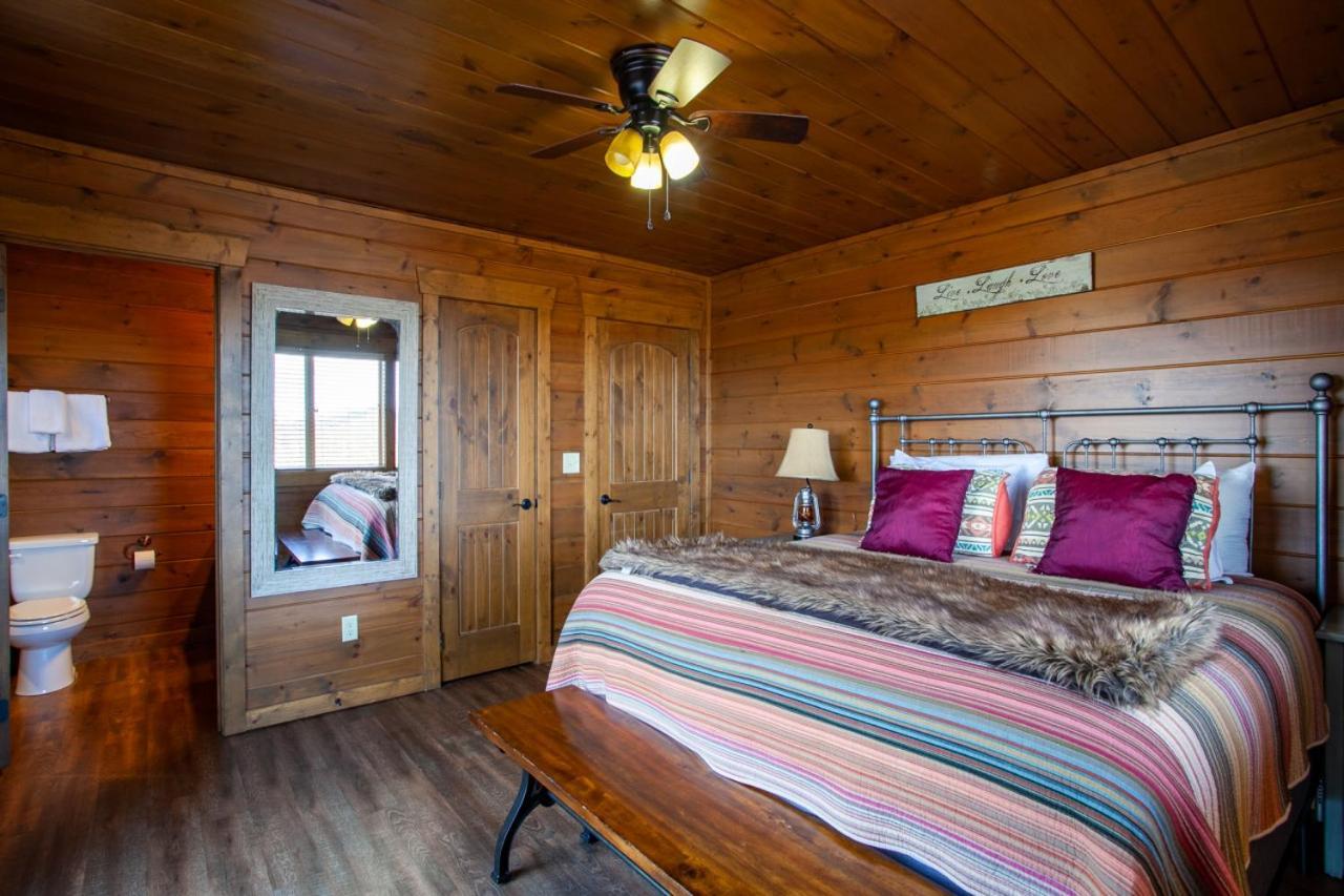 Majestic Overlook Hot Tub Theater Pool Table Holiday home Gatlinburg