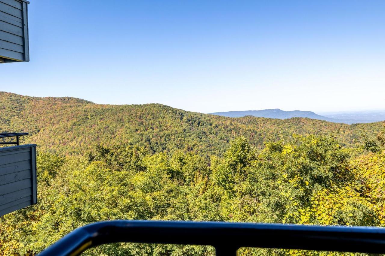 Wow Views!!-mountain Escape-outdoor Pool-close To Downtown-wifi-cable-private Balcony