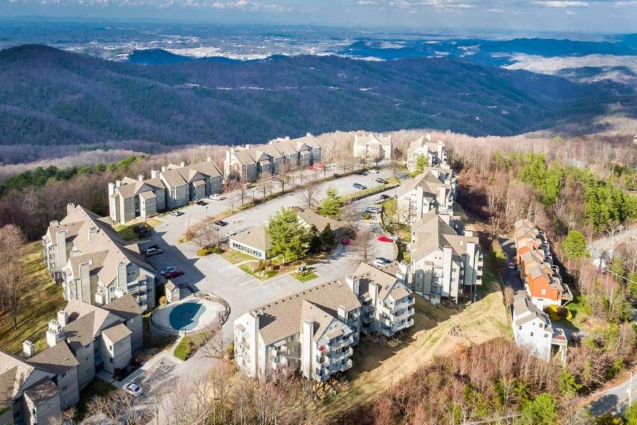 Wow Views!!-mountain Escape-outdoor Pool-close To Downtown-wifi-cable-private Balcony *