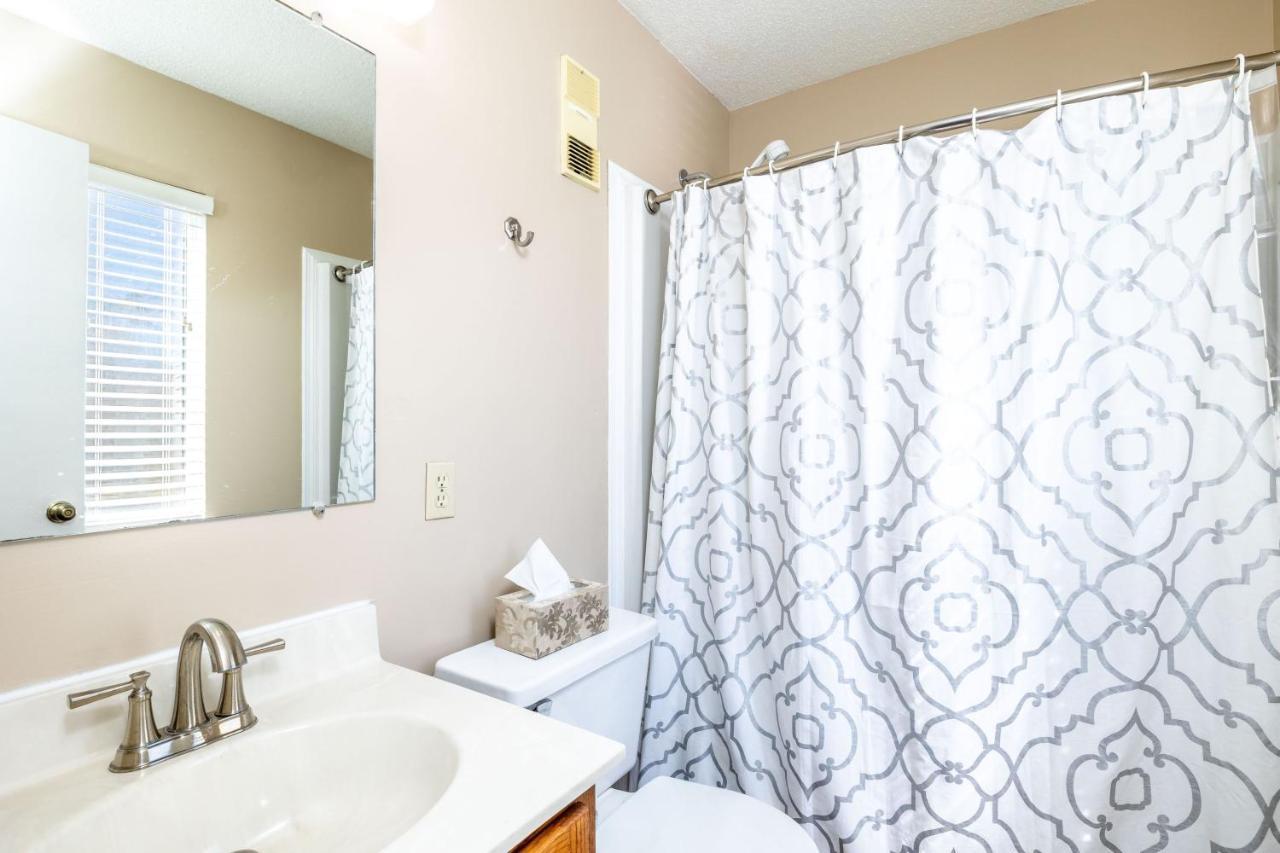 Apartment Wow Views!!-mountain Escape-outdoor Pool-close To Downtown-wifi-cable-private Balcony