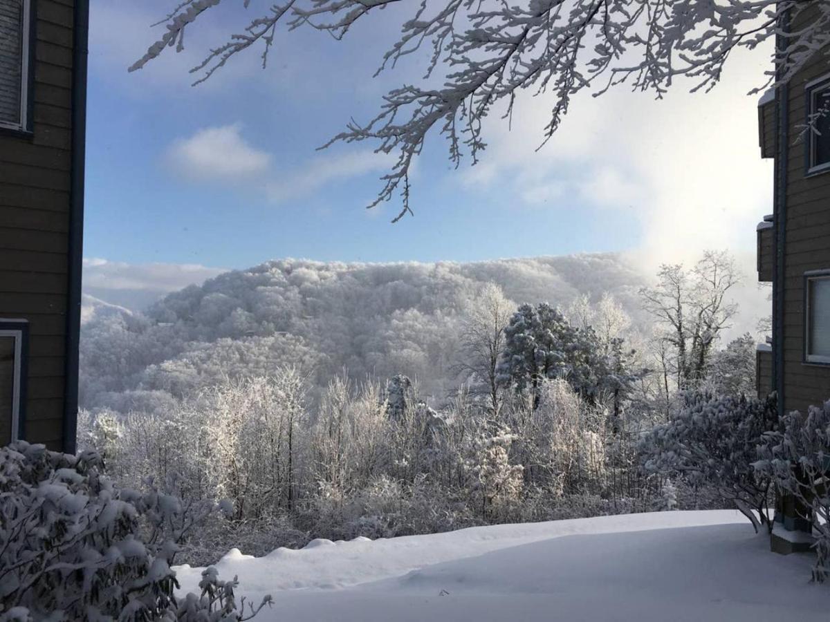 Wow Views!!-mountain Escape-outdoor Pool-close To Downtown-wifi-cable-private Balcony Gatlinburg