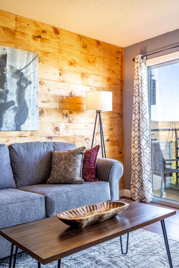 Wow Views!!-mountain Escape-outdoor Pool-close To Downtown-wifi-cable-private Balcony Gatlinburg