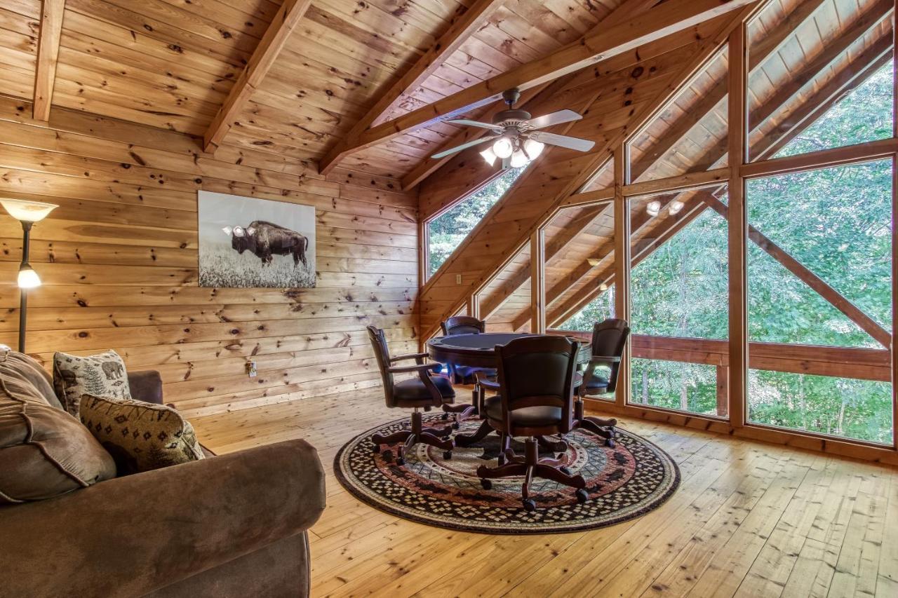 Mountain Jewel, Hot Tub, Theater Room, 1089 Free Tickets Each Paid Day, Dollywood And More! Holiday home Gatlinburg