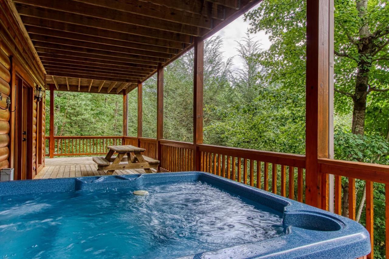Mountain Jewel, Hot Tub, Theater Room, 1089 Free Tickets Each Paid Day, Dollywood And More! Holiday home Gatlinburg
