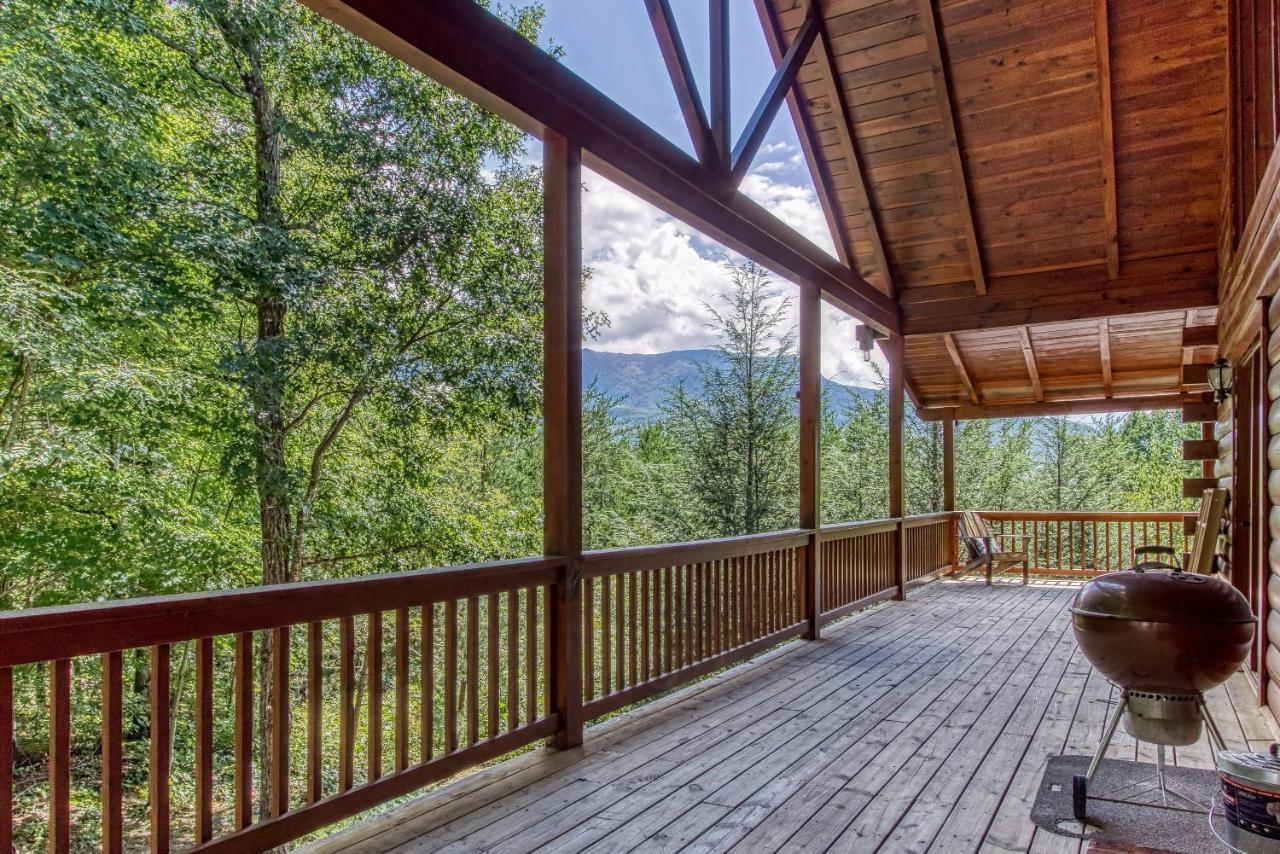 Mountain Jewel, Hot Tub, Theater Room, 1089 Free Tickets Each Paid Day, Dollywood And More! Holiday home Gatlinburg