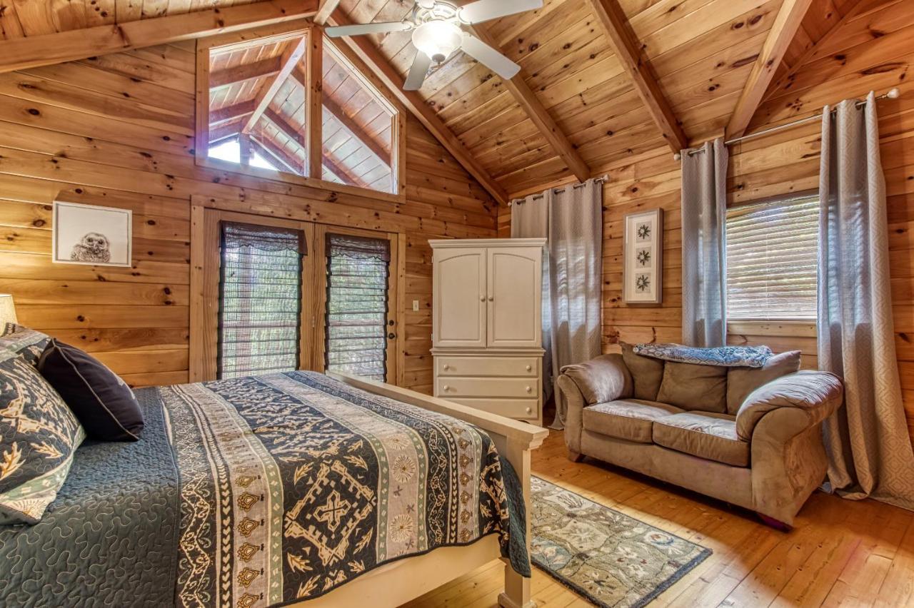 Mountain Jewel, Hot Tub, Theater Room, 1089 Free Tickets Each Paid Day, Dollywood And More! Holiday home Gatlinburg