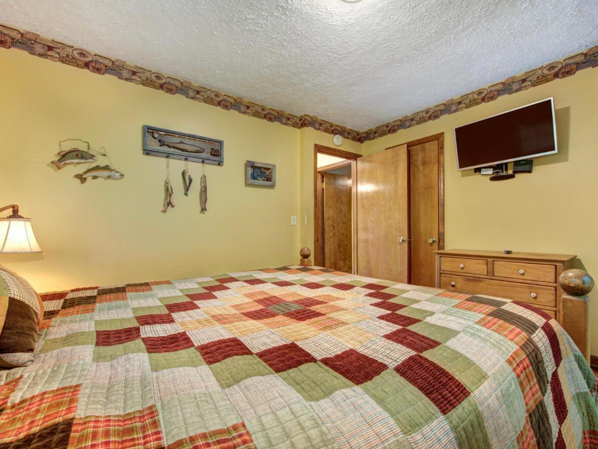 Mountain Charm * Gatlinburg