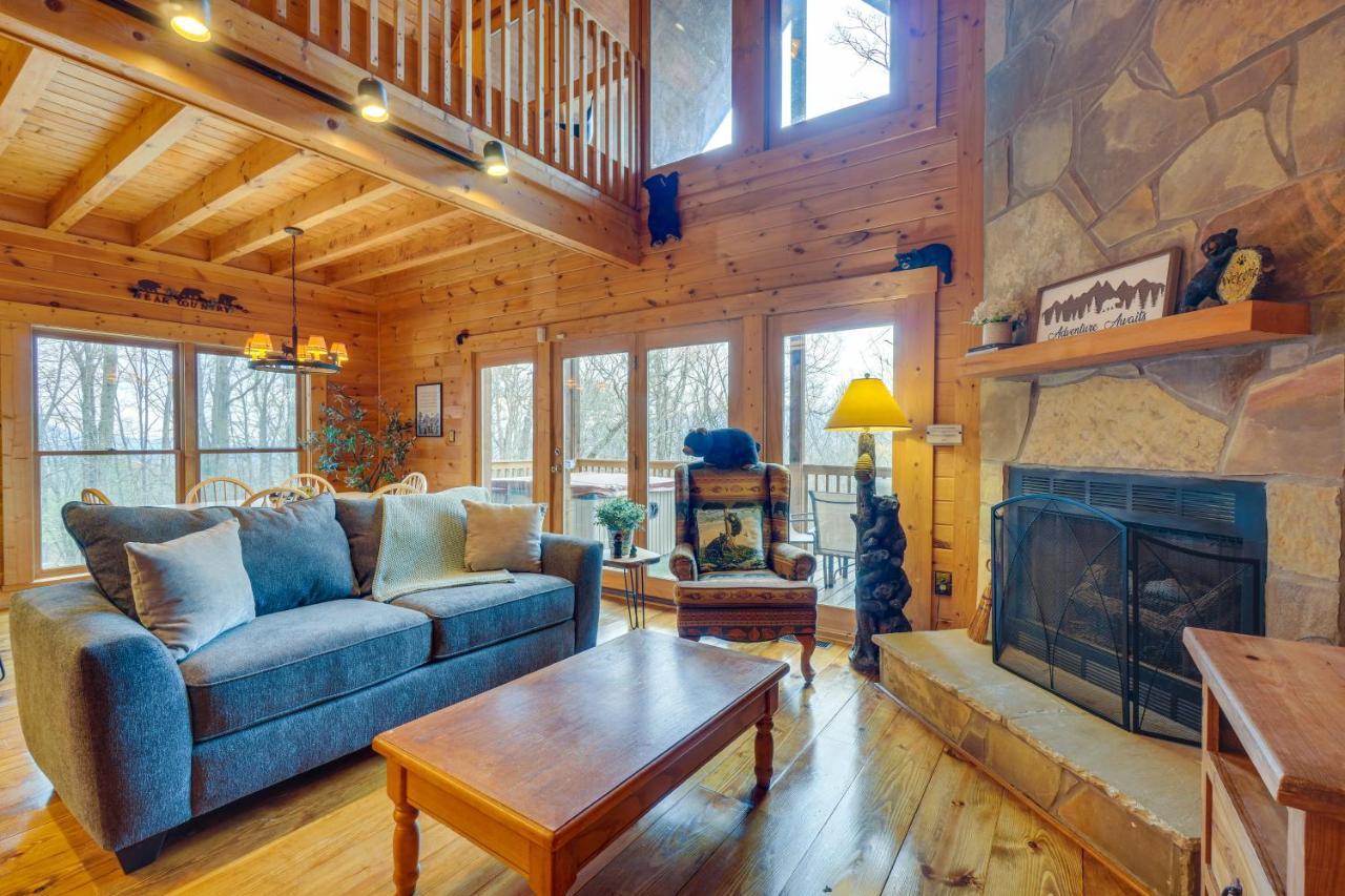 Holiday home Cabin Hot Tub And Loft With Games! Gatlinburg