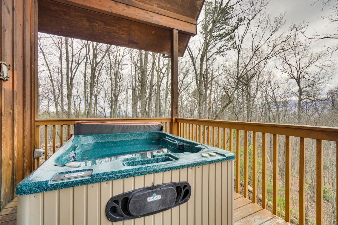 Cabin Hot Tub And Loft With Games! Holiday home *