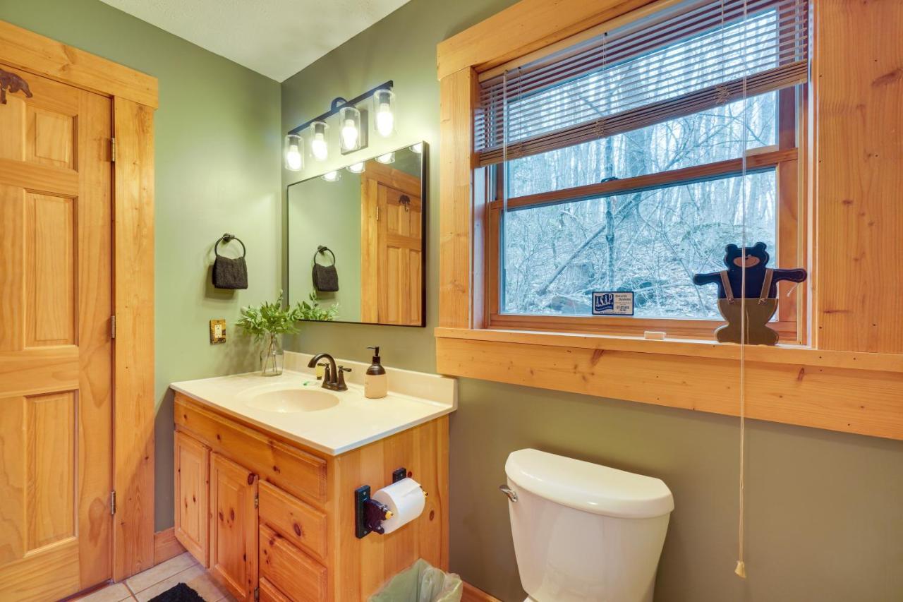 Cabin Hot Tub And Loft With Games! Gatlinburg