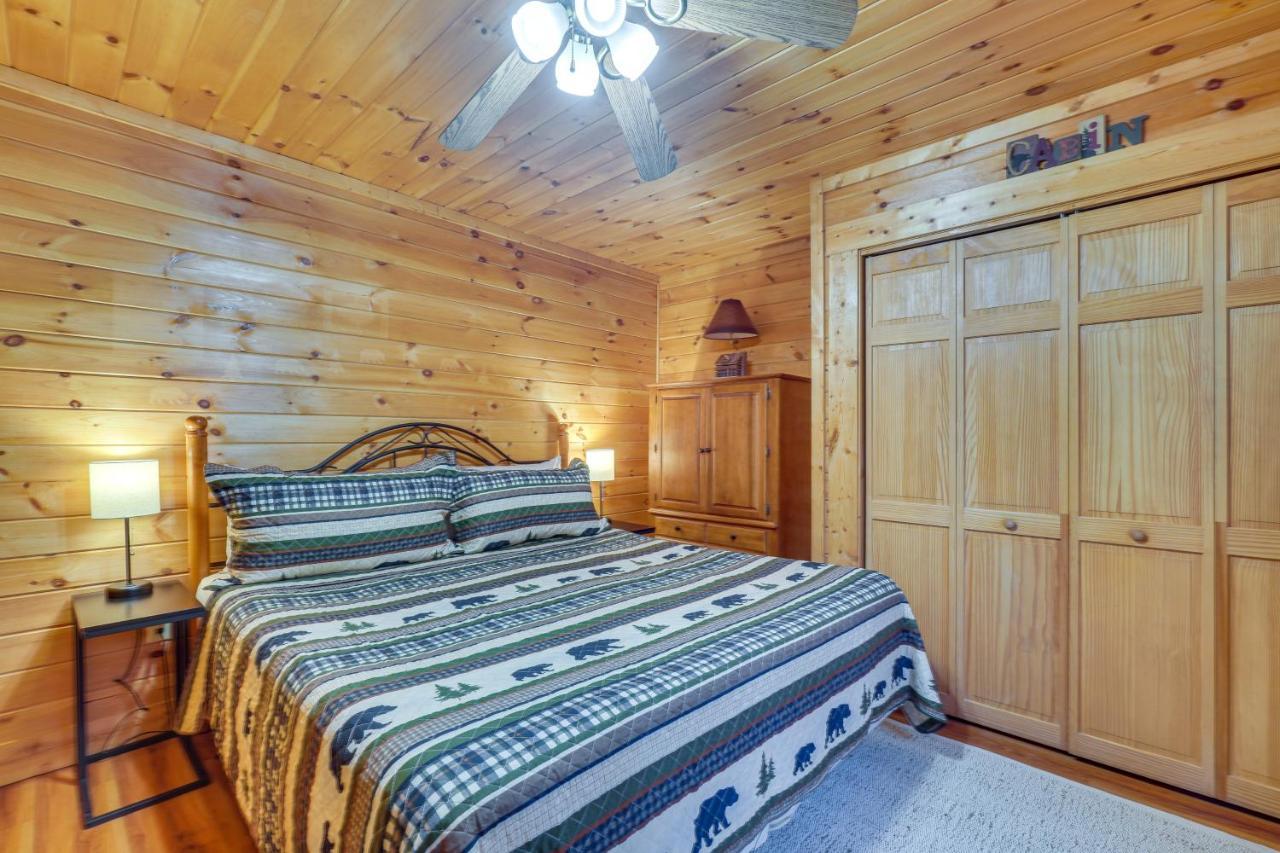 Cabin Hot Tub And Loft With Games! Holiday home