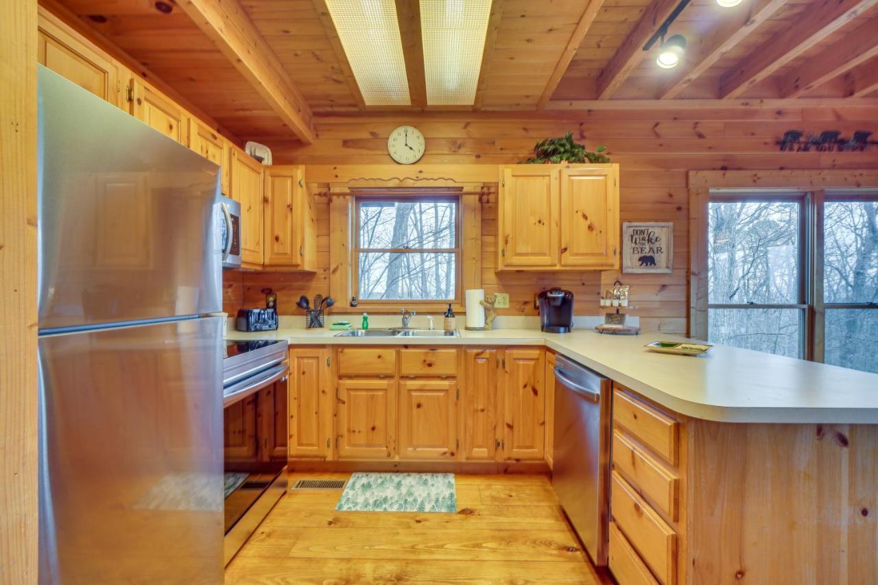 Cabin Hot Tub And Loft With Games! * Gatlinburg