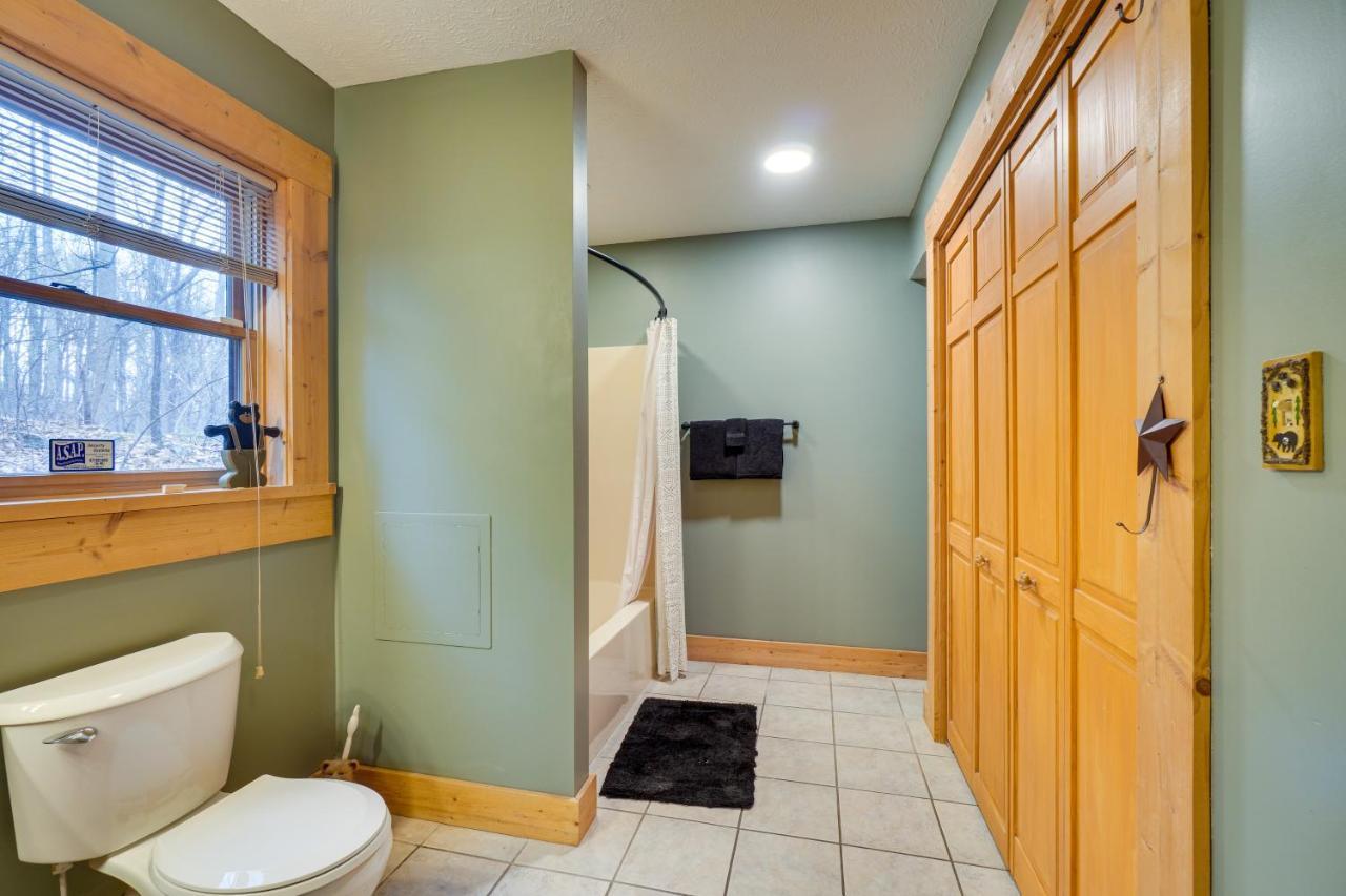 Holiday home Cabin Hot Tub And Loft With Games! Gatlinburg