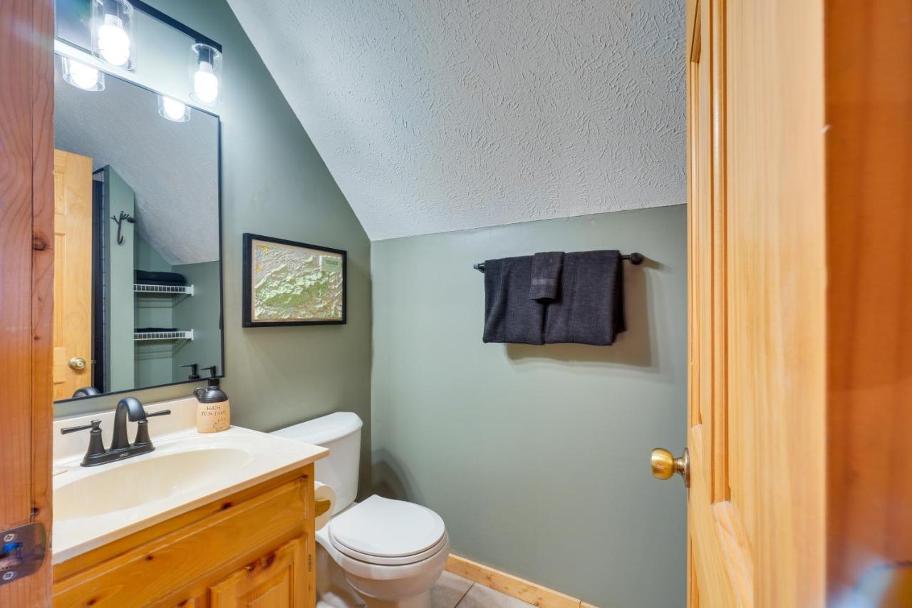 Cabin Hot Tub And Loft With Games! Holiday home