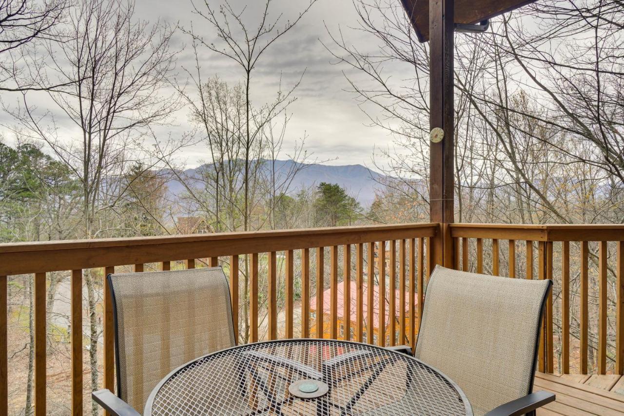 Cabin Hot Tub And Loft With Games! Holiday home Gatlinburg