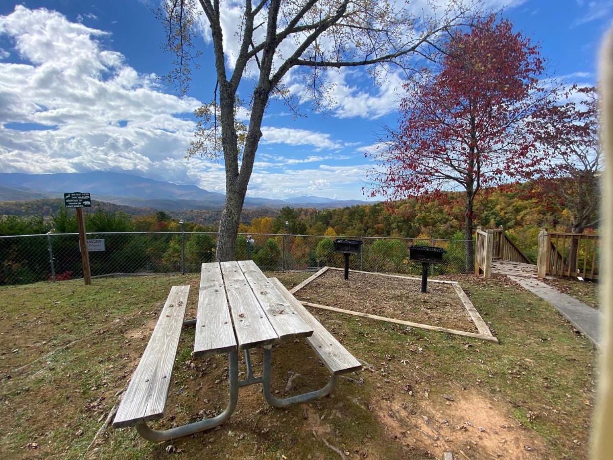 Deer Ridge Mountain C301 * Gatlinburg