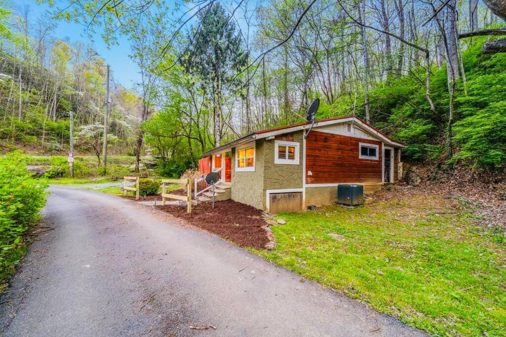 Cozy Cub Mountain Escape Gatlinburg