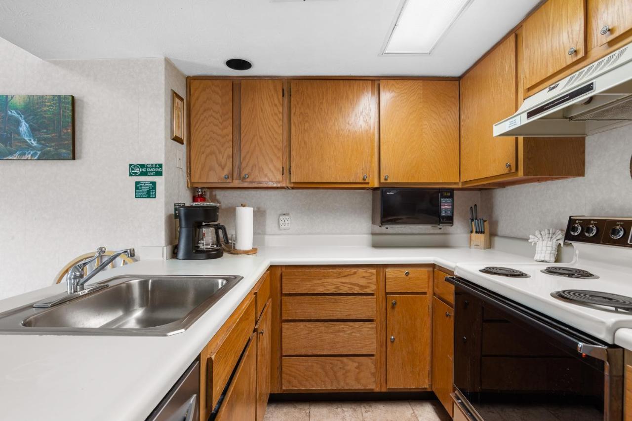 Deer Ridge Mountain C301 Apartment Gatlinburg