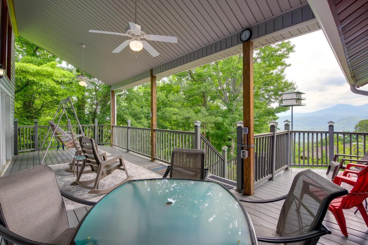 Mountain Views And Indoor Hot Tub! Holiday home *