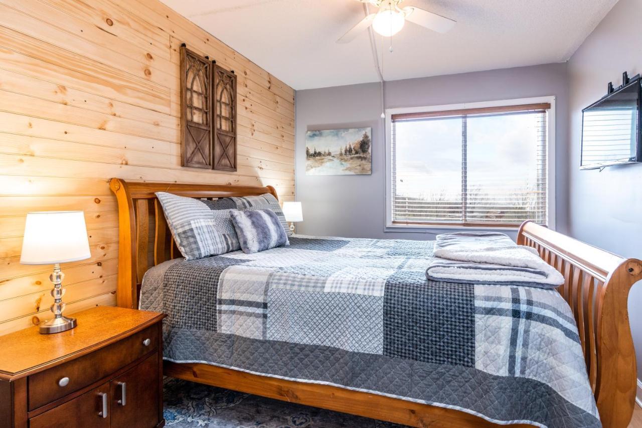 Apartment Sky High Views!!-peak Mountaintop-outdoor Pool-close To Downtown-private Balcony-wifi-cable