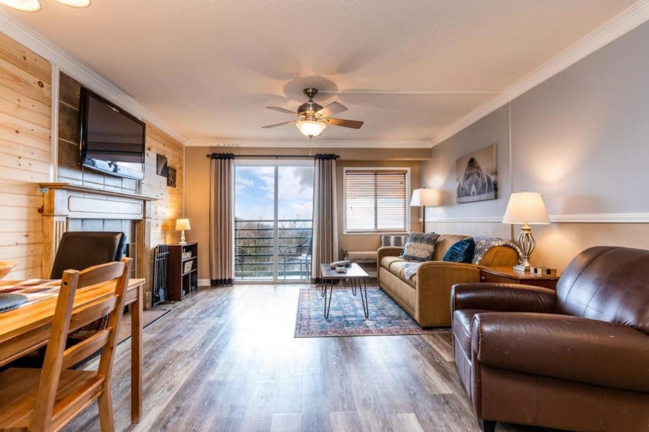 Sky High Views!!-peak Mountaintop-outdoor Pool-close To Downtown-private Balcony-wifi-cable * Gatlinburg