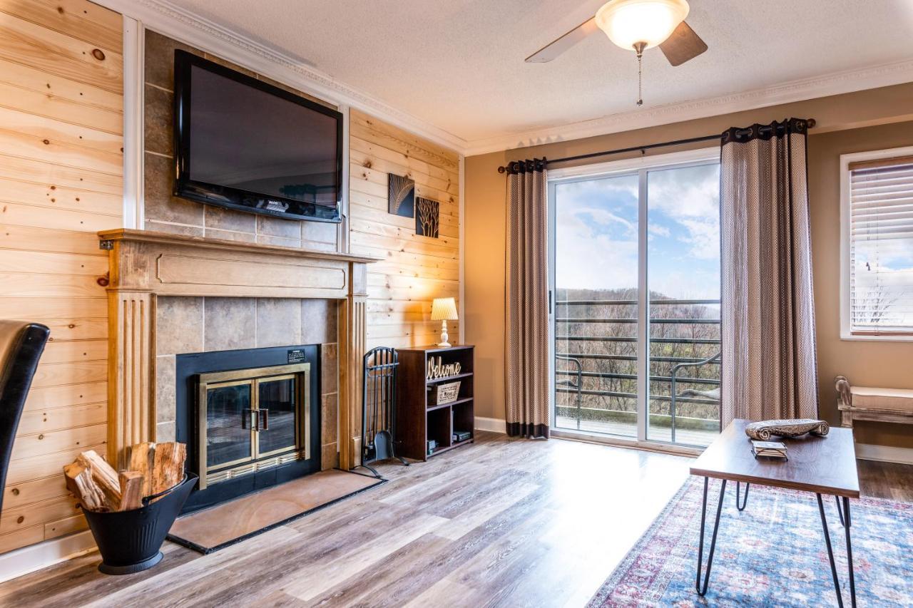Sky High Views!!-peak Mountaintop-outdoor Pool-close To Downtown-private Balcony-wifi-cable *