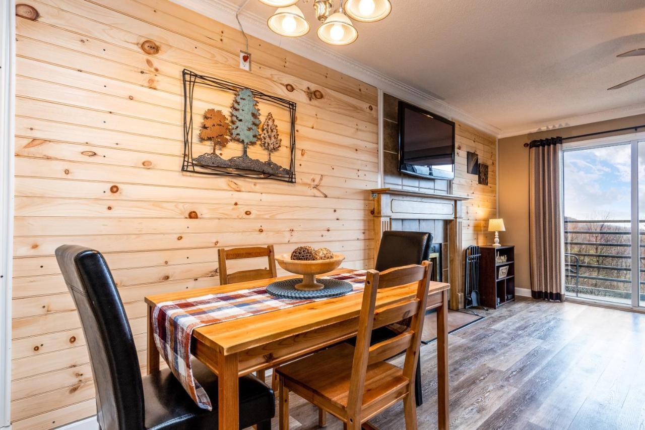 Sky High Views!!-peak Mountaintop-outdoor Pool-close To Downtown-private Balcony-wifi-cable * Gatlinburg