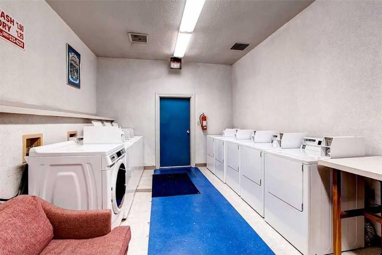 Sky High Views!!-peak Mountaintop-outdoor Pool-close To Downtown-private Balcony-wifi-cable Apartment Gatlinburg