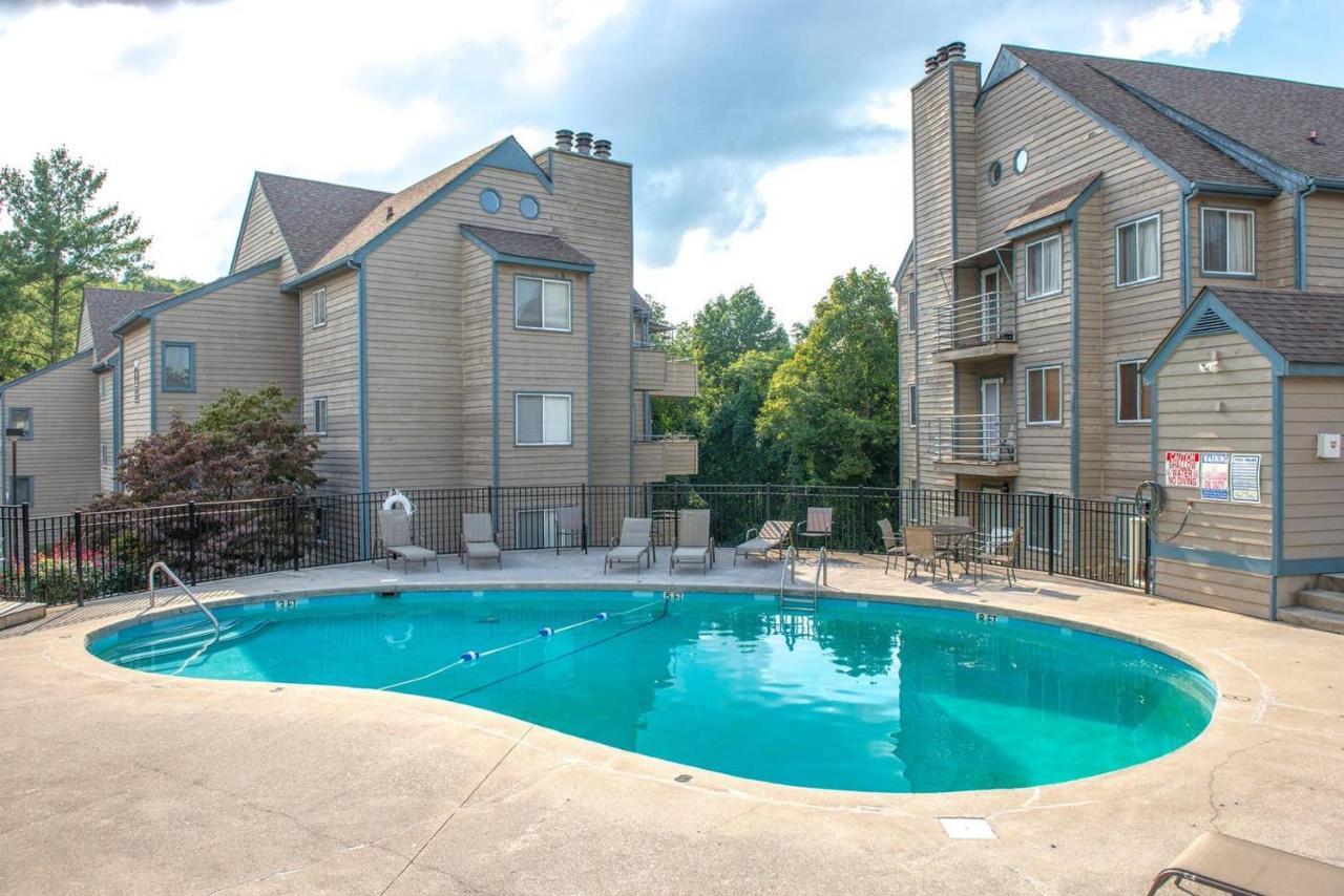 Sky High Views!!-peak Mountaintop-outdoor Pool-close To Downtown-private Balcony-wifi-cable * Gatlinburg