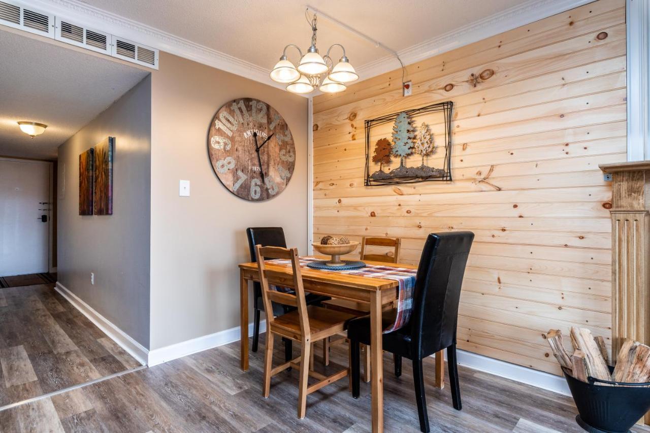 Sky High Views!!-peak Mountaintop-outdoor Pool-close To Downtown-private Balcony-wifi-cable Gatlinburg