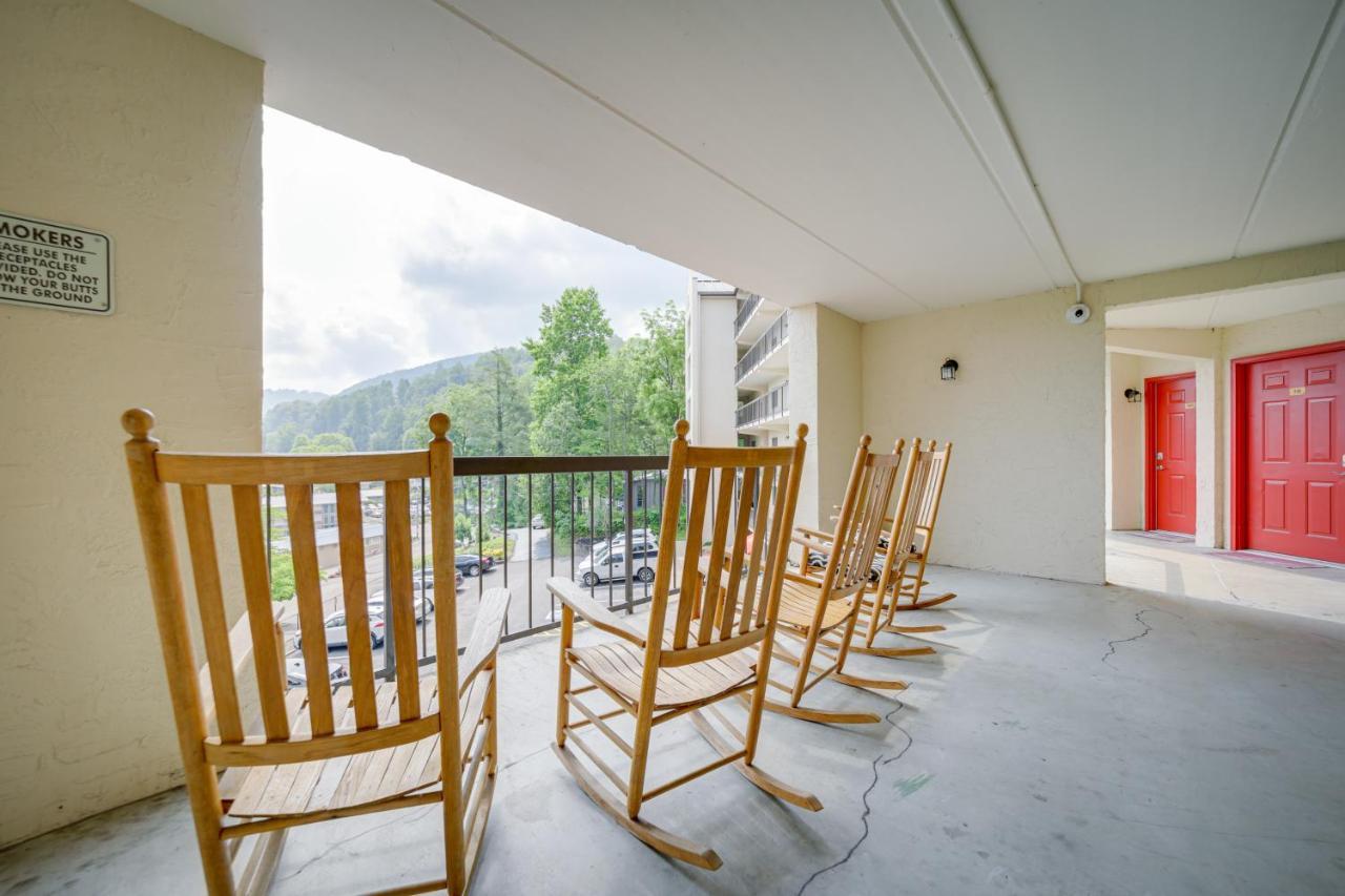 Studio, Walk To Downtown! Apartment *