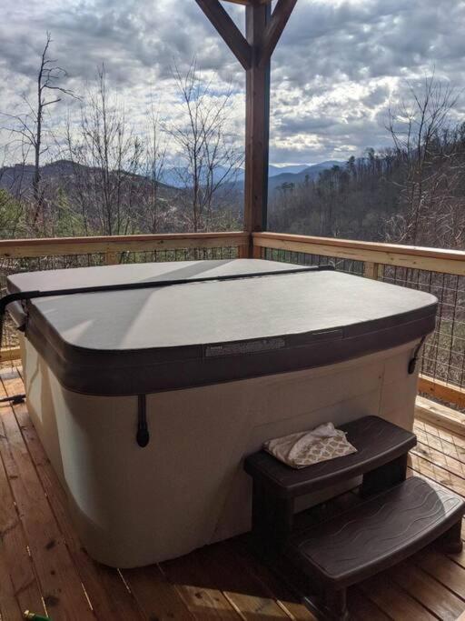 * * 4 Master Bedrooms, Views, Theater, Arcade, Evc *
