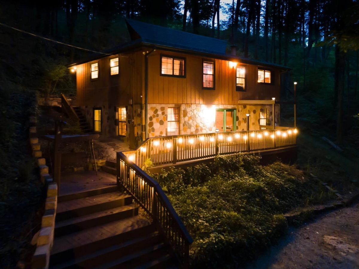 The Eagle's Nest Mountain Chalet Gatlinburg