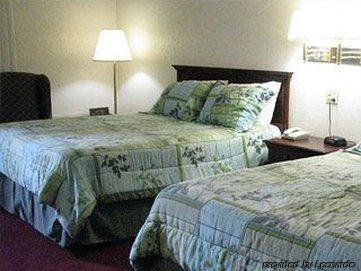 Four Seasons Motor Hotel 2*
