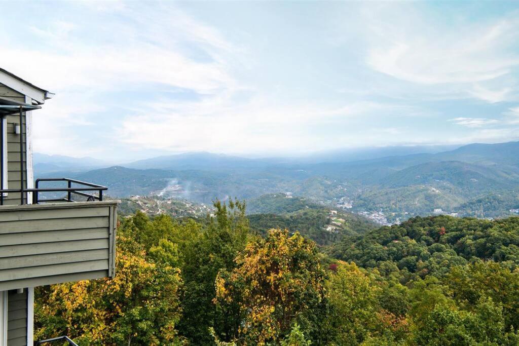 Spacious Gatlinburg Condo With Million Dollar Mountain Views Apartment Gatlinburg