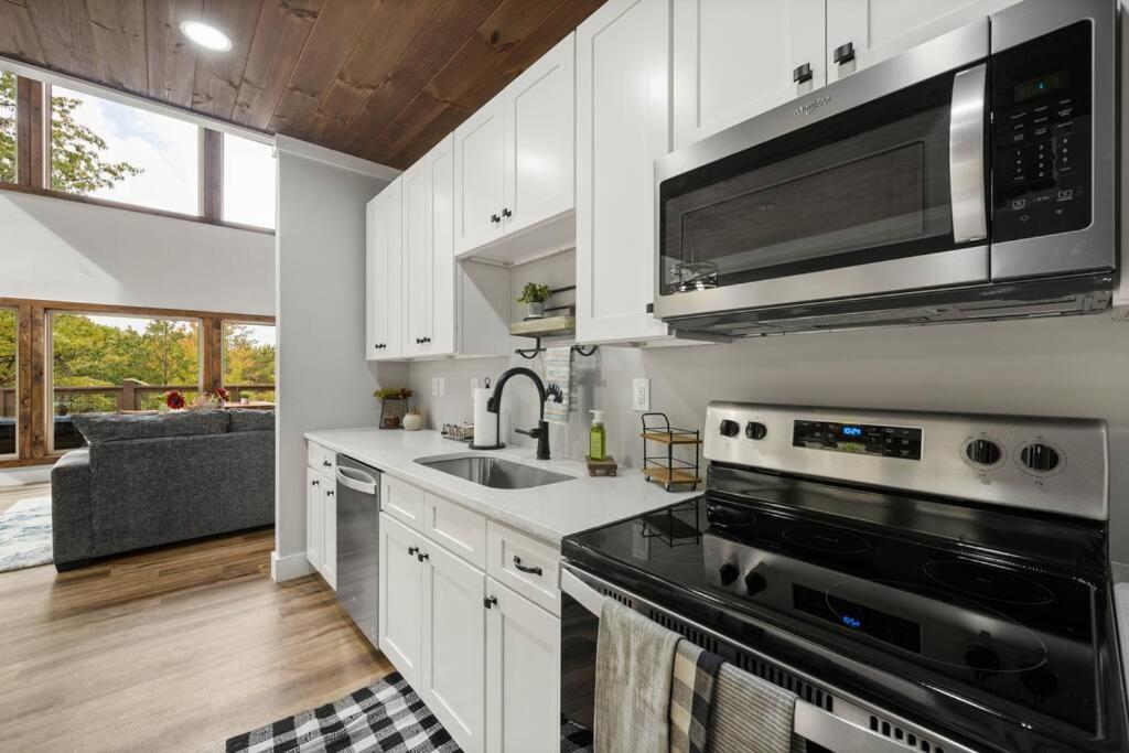 Modern With Mountain Views In Tn *
