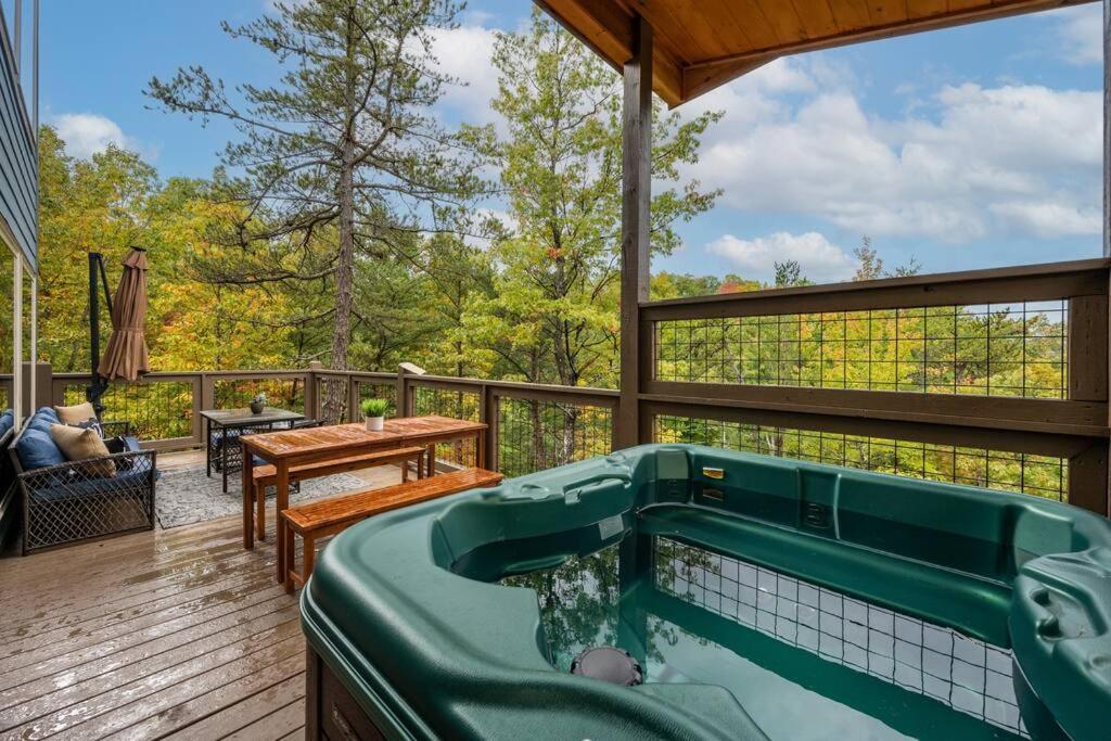 Modern With Mountain Views In Tn Chalet *